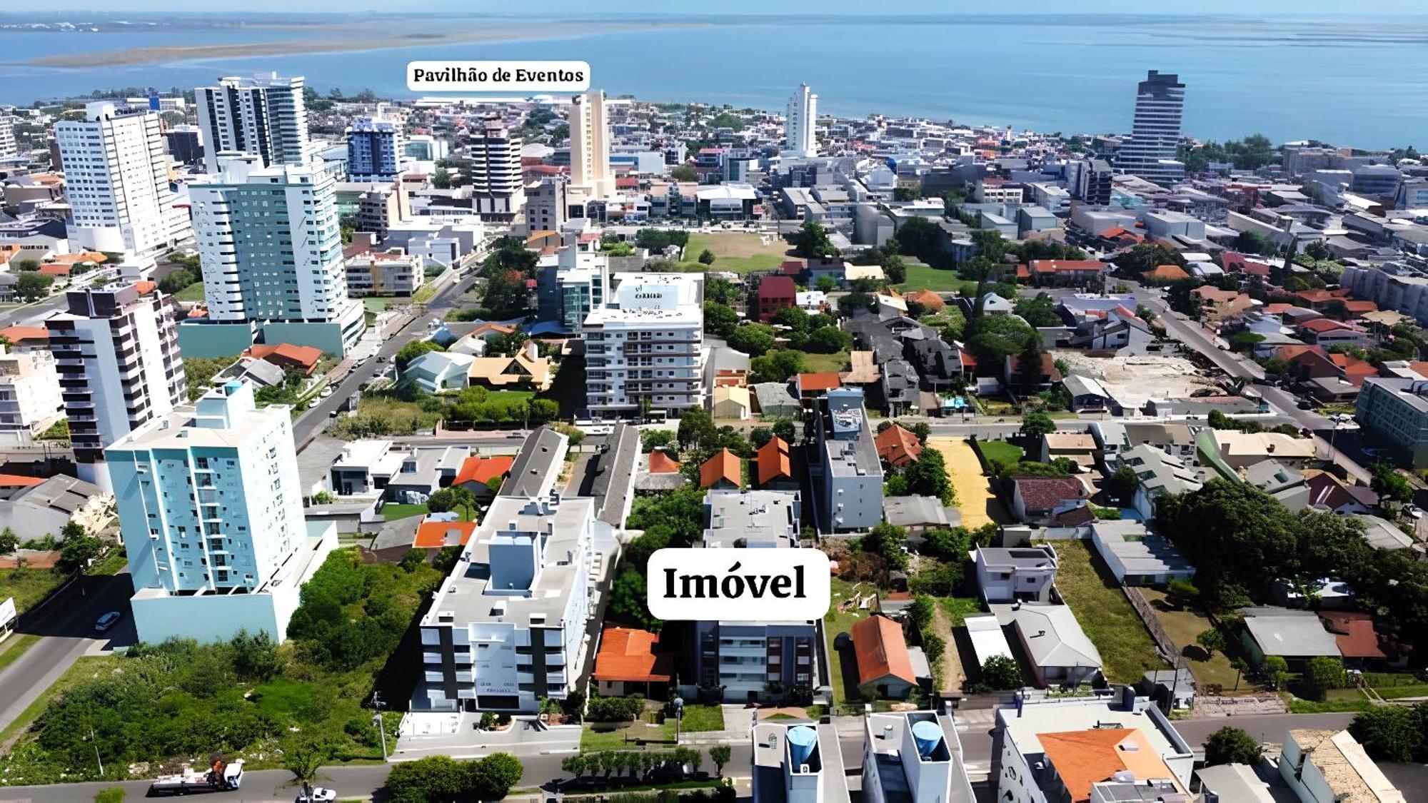 Apartamento Centralizado A Poucas Quadras Do Mar.