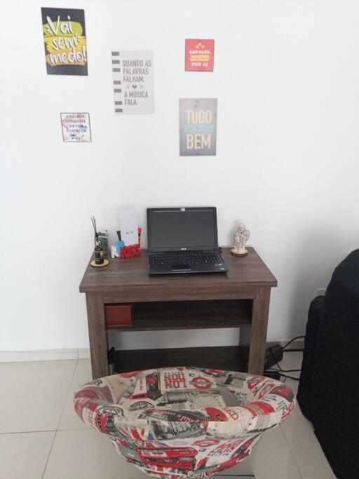 Apartamento Centralizado A Poucas Quadras Do Mar. *