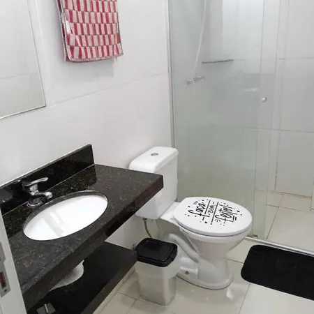 Apartamento Centralizado A Poucas Quadras Do Mar. Tramandai Exterior photo